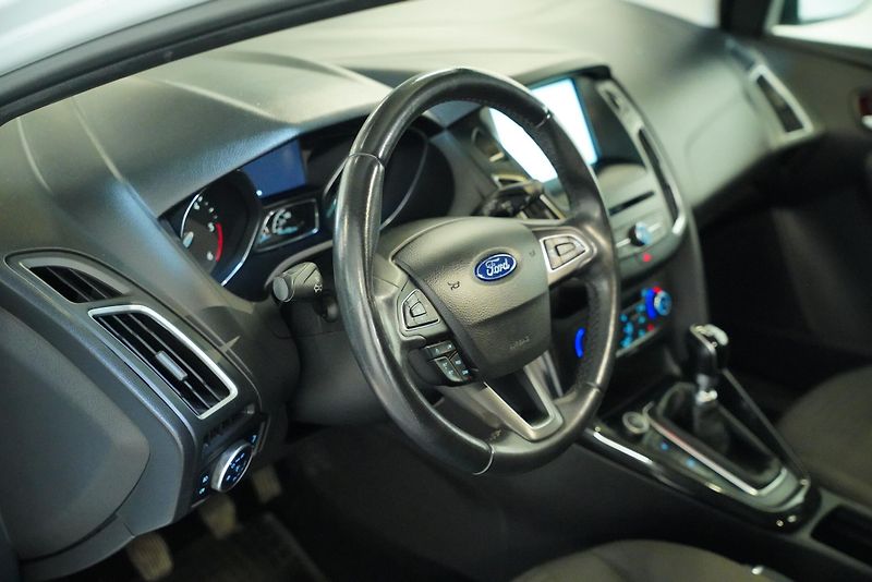 Ford Focus - fotka 15 z 26