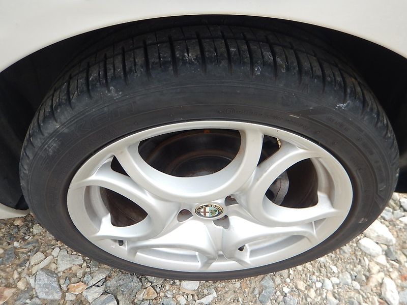 Alfa Romeo MiTo 1.4 T 135, AUTOMAT, KLIMA - fotka 16 z 26