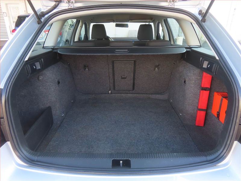 Škoda Octavia (2015) Ambition 2.0 TDI, 4X4 - fotka 13 z 14