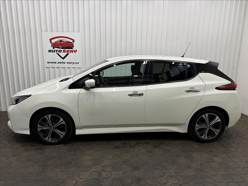 Nissan Leaf N-CONNECTA 110kW SOH 91% - fotka 4 z 38