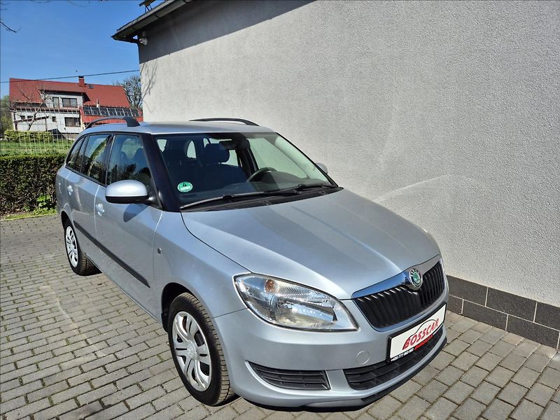 Škoda Fabia (2010) 1,4 i 16V Combi Klima Facelift - fotka 9 z 27