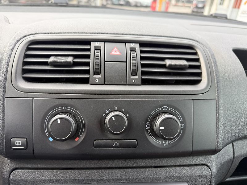 Škoda Fabia 1.2 44kw - fotka 18 z 25