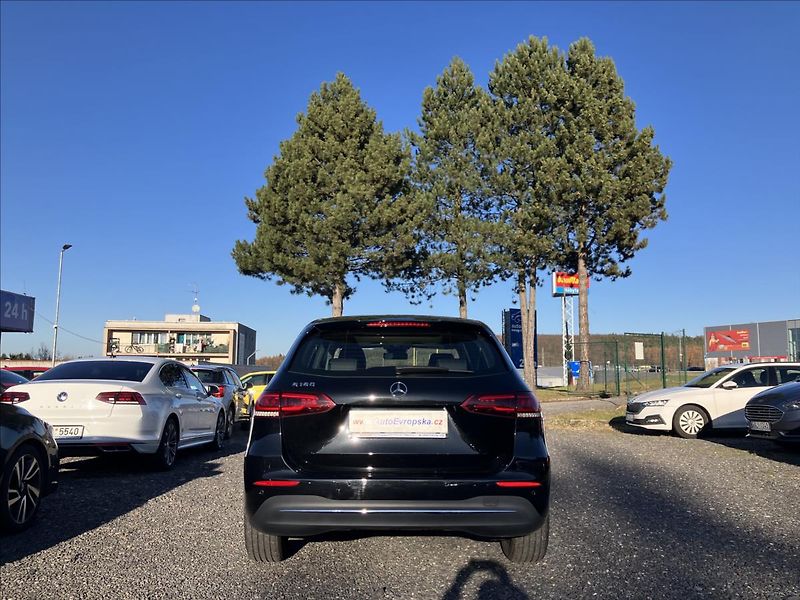 Mercedes-Benz Třídy B 1,3 Distronic Pano CarPlay - fotka 5 z 23