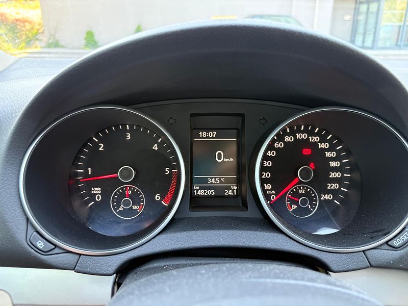 Volkswagen Golf (2011) - fotka 16 z 36