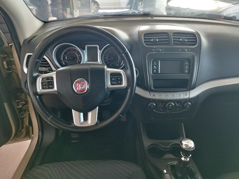 Fiat Freemont (2011) 2,0JTD,103KW,7MÍST,ALU,TAŽNÝ - fotka 25 z 32