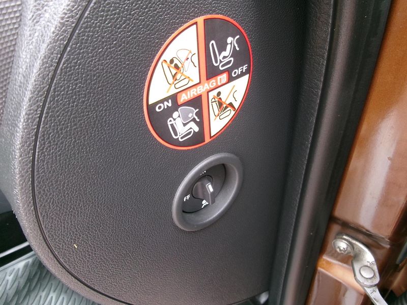 Dacia Duster (2010) 1,6 16V 4x4 KLIMA TAŽNÉ ALU - fotka 19 z 30