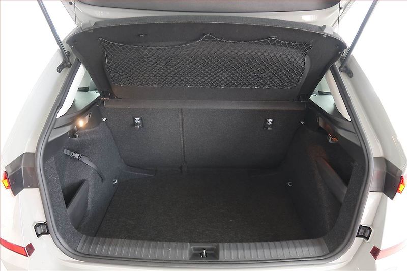 Škoda Kamiq (2020) Style 1.0 TSI, ČR,1.maj - fotka 13 z 18