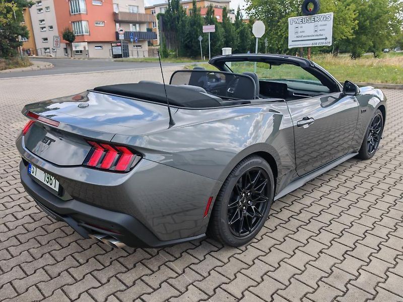 Ford Mustang 5.0 GT Cabrio zár. 5 Let - fotka 4 z 27