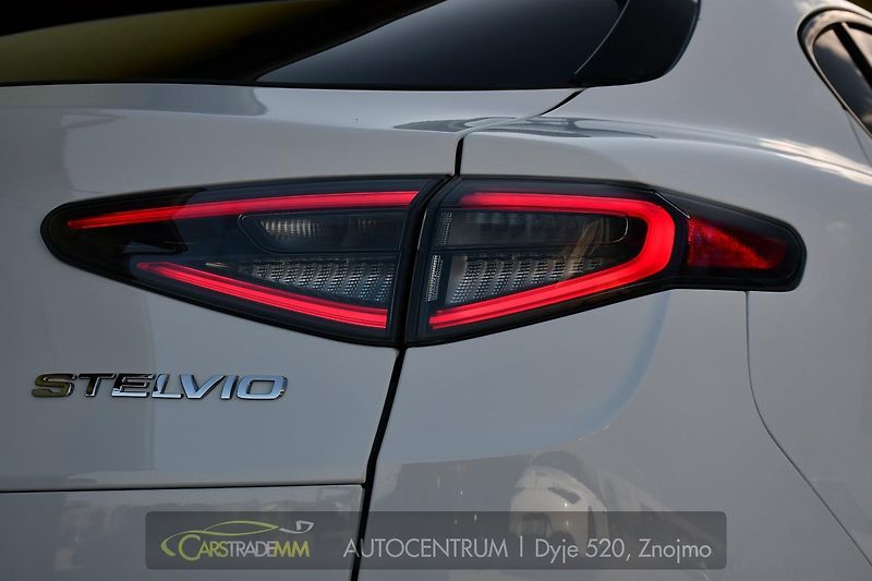 Alfa Romeo Stelvio 2.2D 154kW VELOCE AT8 Q4 - fotka 50 z 51