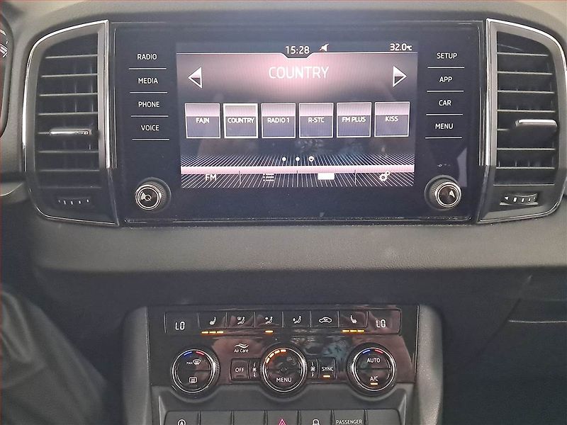 Škoda Karoq (2019) 1.6 TDI, Automat, Tempomat - fotka 12 z 17