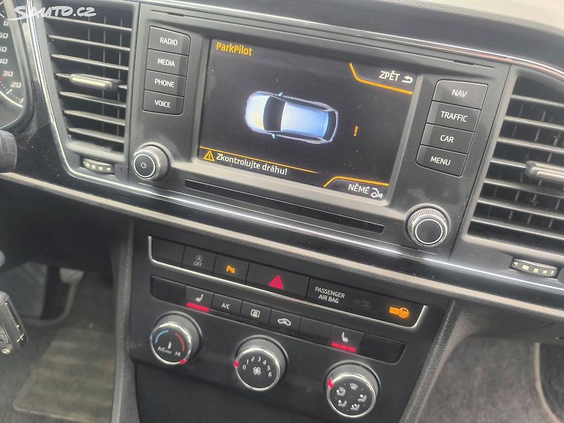 Seat Leon TDI 81KW,110T.KM,KRÁSNÉ,VÝBAVA - fotka 11 z 29