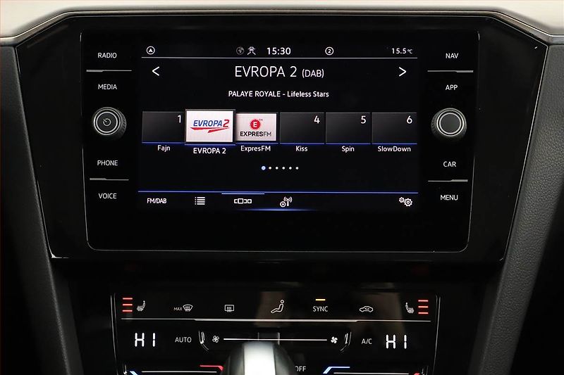 Volkswagen Passat (2023) 2.0 TDI - fotka 14 z 19