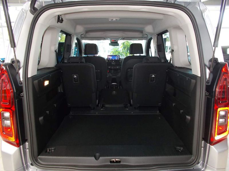 Opel Combo (2026) Edition Plus L1H1 1.2 TURBO (8 - fotka 13 z 33