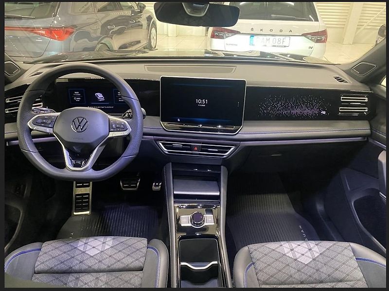 Volkswagen Tiguan 2.0TDI 4M R-LINE Harman/Kardon - fotka 11 z 14