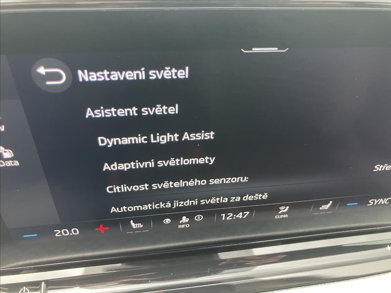 Škoda Octavia 2,0 TAŽNÉ,MATRIX-BEAM,COLUMBUS - fotka 32 z 40