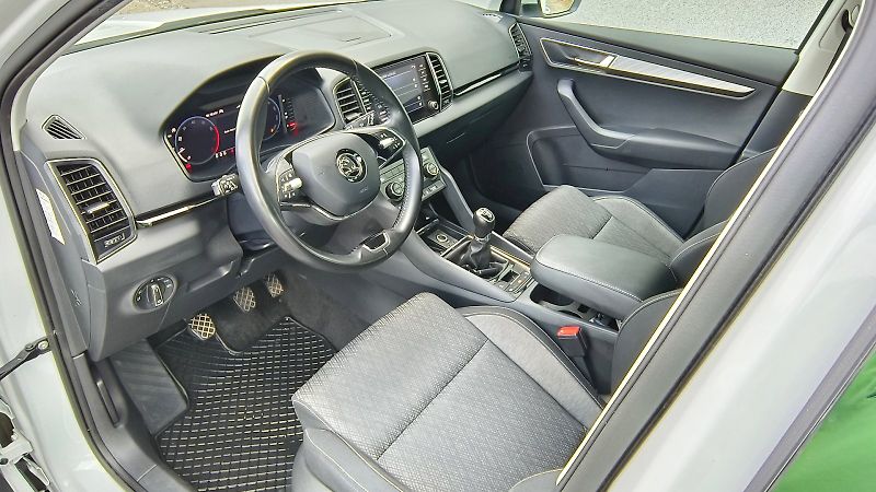 Škoda Karoq (2022) STYLE PLUS TSI 1.0/81KW 6MP - fotka 24 z 32