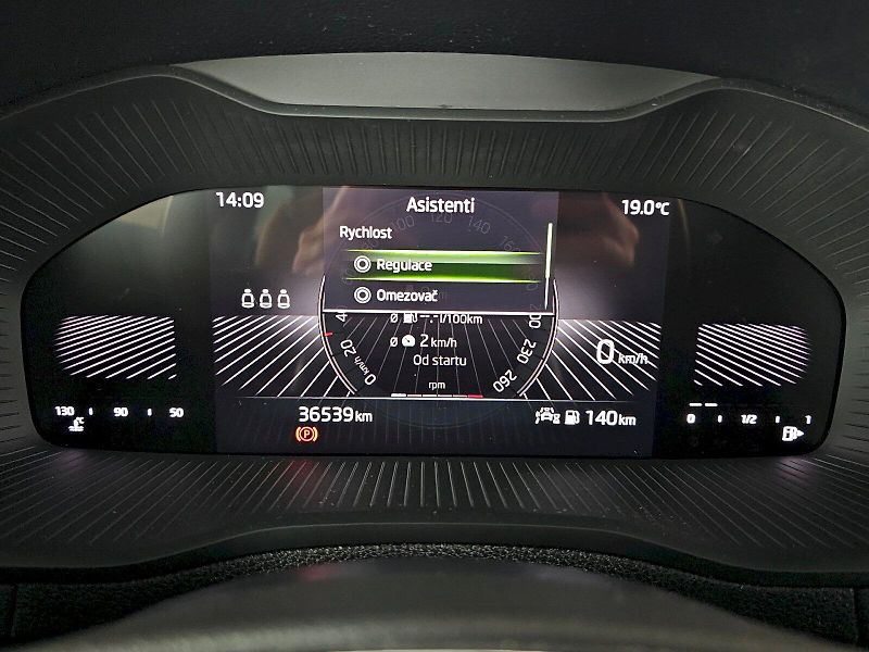 Škoda Karoq (2024) 1.5TSi 110kW AMBITION PLUS - fotka 12 z 35