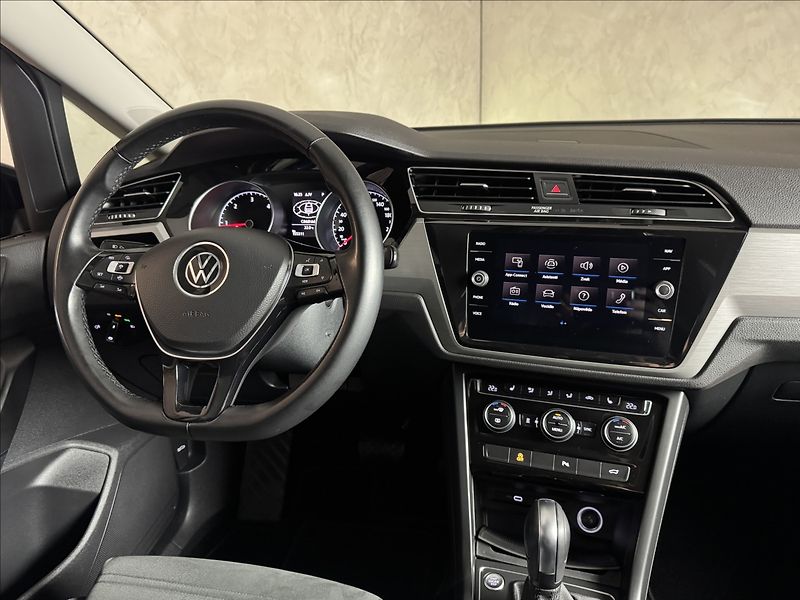 Volkswagen Touran 2,0 TDi  DSG Comfortline Tažné - fotka 16 z 43