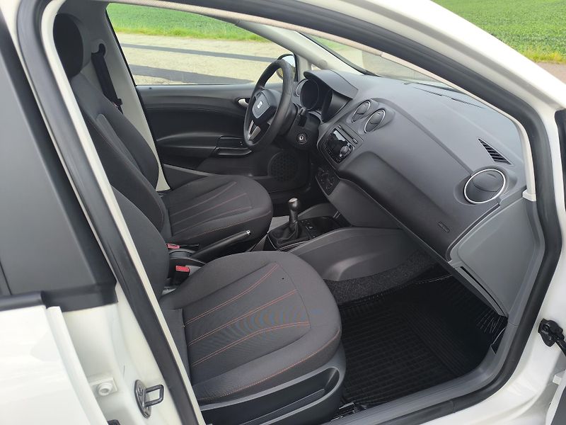 Seat Ibiza (2011) 1.2 DOLOŽENÉ KM, 1.MAJITEL - fotka 14 z 27