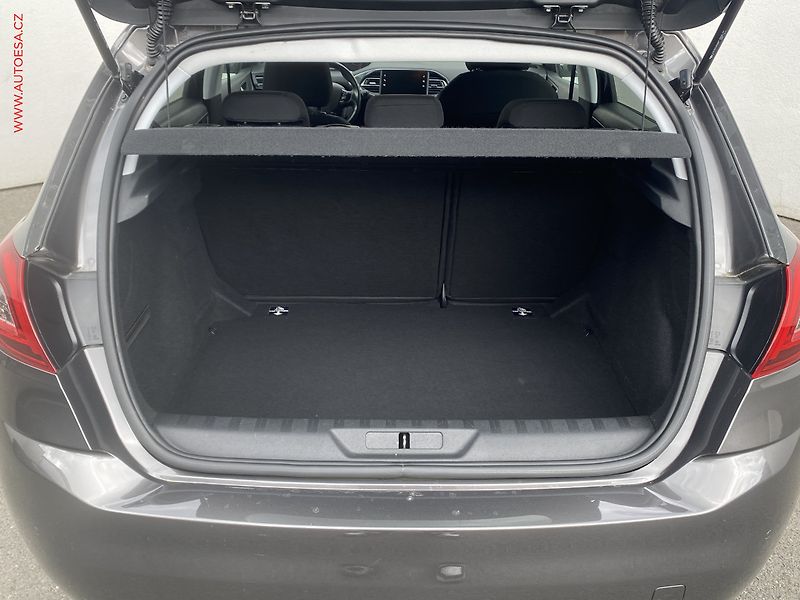 Peugeot 308 (2018) 1.2PT, Style, navi - fotka 7 z 18