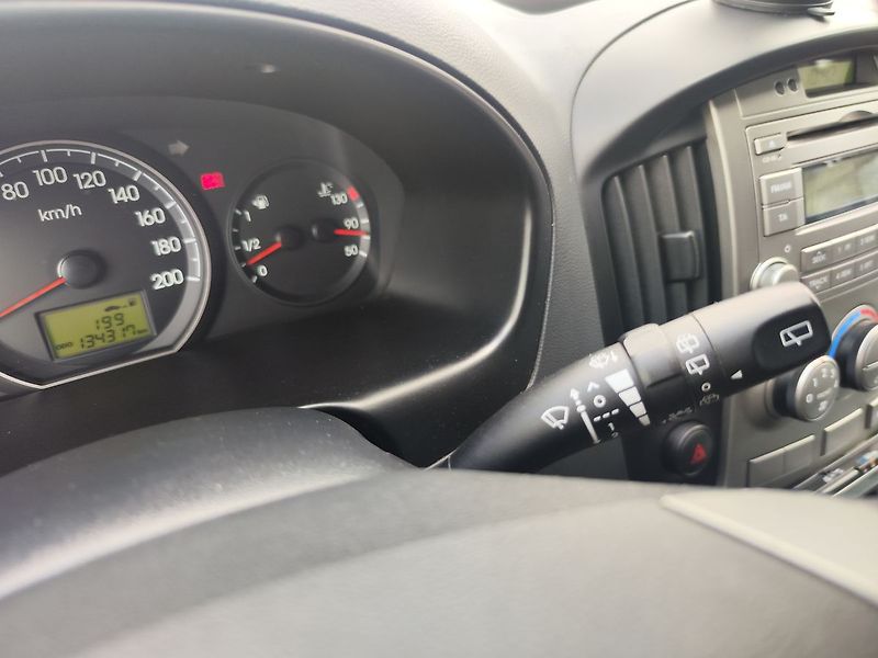 Hyundai H 1 2.5 CRDi/100kW Tour 8.Míst - fotka 23 z 26