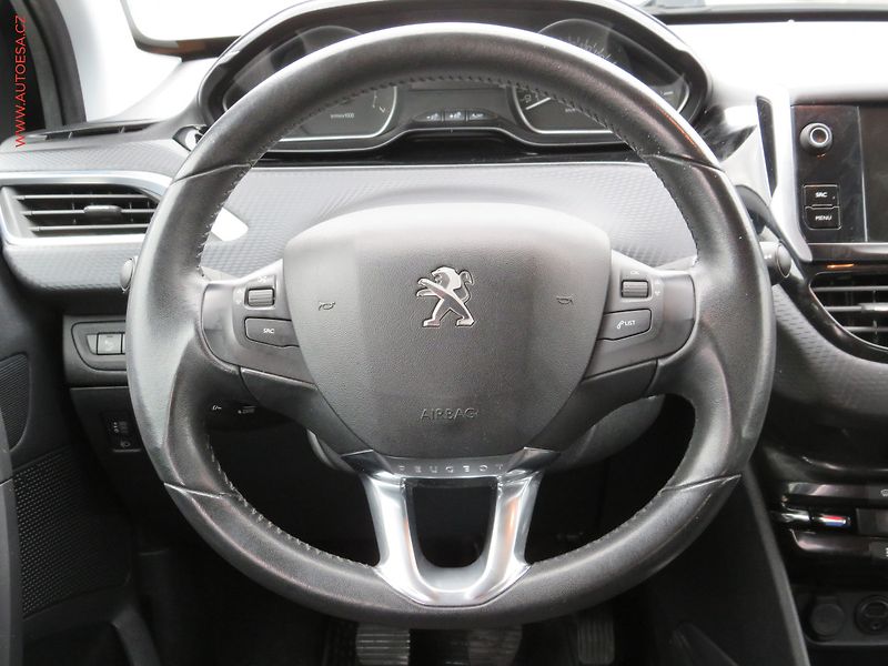 Peugeot 2008 (2017) 1.2PT, ČR, Active - fotka 14 z 28