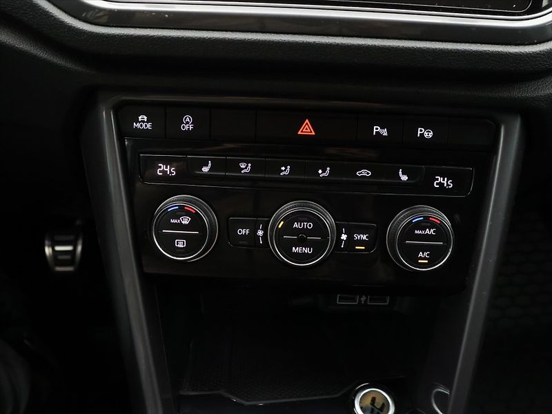 Volkswagen T-Roc 1,0 TSI Style Virtual 1.Maj. - fotka 21 z 30