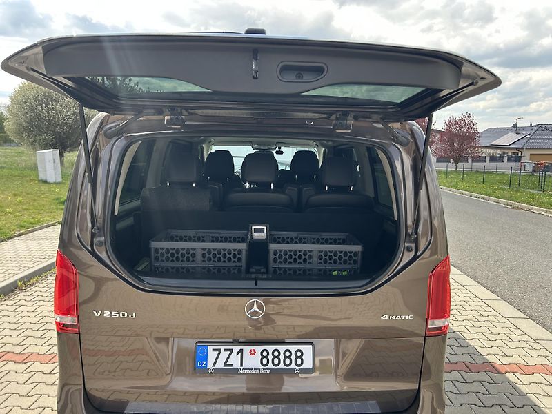 Mercedes-Benz Třídy V (2017) Velmi pěkný stav - fotka 18 z 25