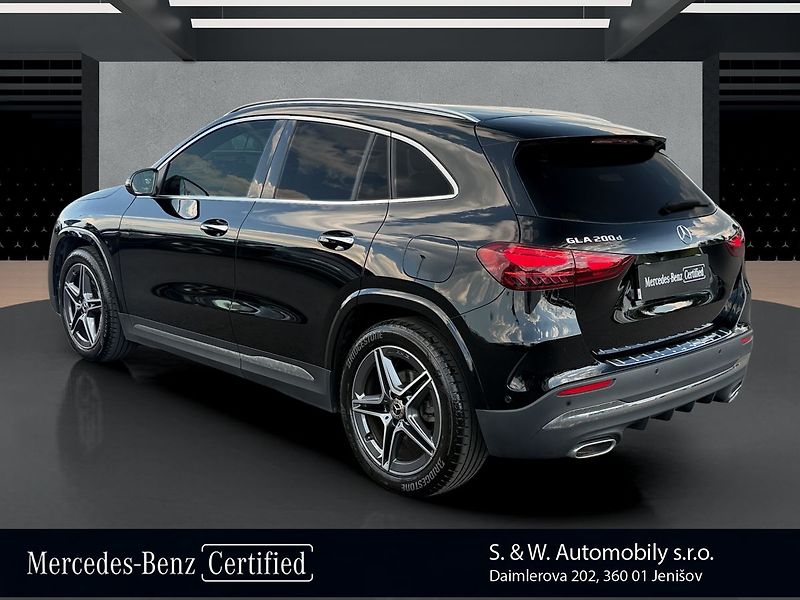 Mercedes-Benz GLA 200 d - fotka 7 z 36