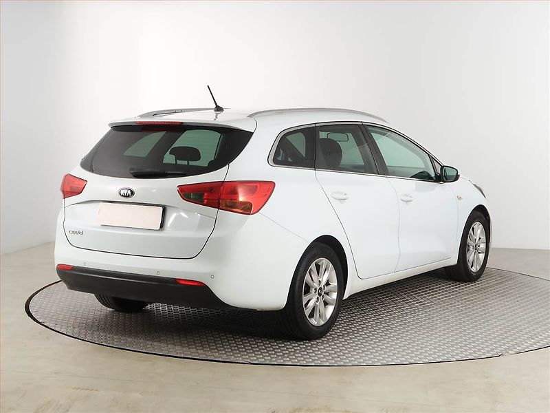 Kia Ceed (2016) 1.4 CVVT, Serv.kniha, Tempomat - fotka 5 z 16