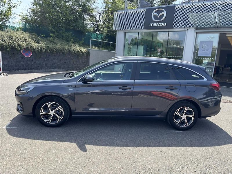 Hyundai i30 1,5 TGDi 118kW Smart ZÁRUKA - fotka 2 z 45
