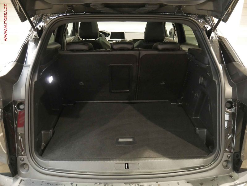 Peugeot 3008 (2020) 2.0 HDi, ČR, AT, navi, LED - fotka 7 z 23