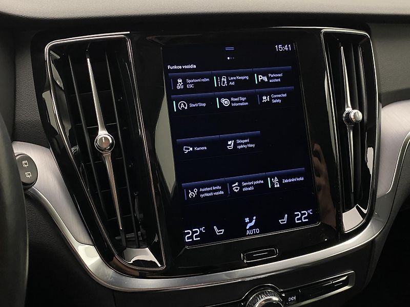 Volvo V60 D3 MOMENTUM AUT REZERVACE - fotka 33 z 39