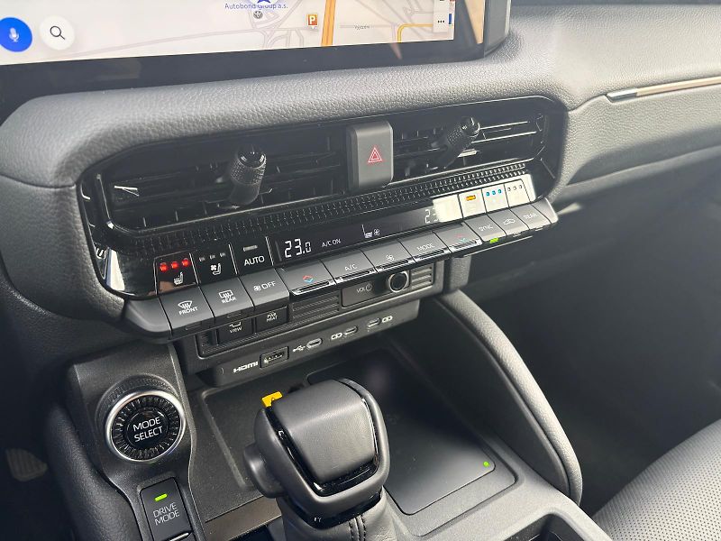 Toyota Land Cruiser 2.8 D-4D 6AT Invincible - fotka 19 z 30