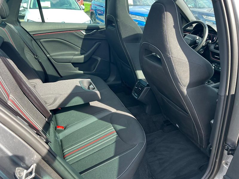 Škoda Kamiq Monte Carlo 1.5 TSI 110kw DSG - fotka 19 z 24