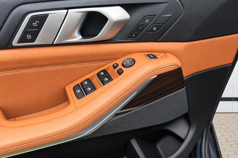 BMW X5 xDrive 195kW SERVISNÍ KNIHA ČR - fotka 17 z 17
