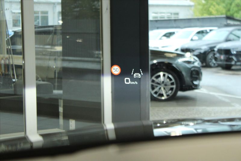 Audi SQ7 TFSi quattro Competition Plus - fotka 26 z 41