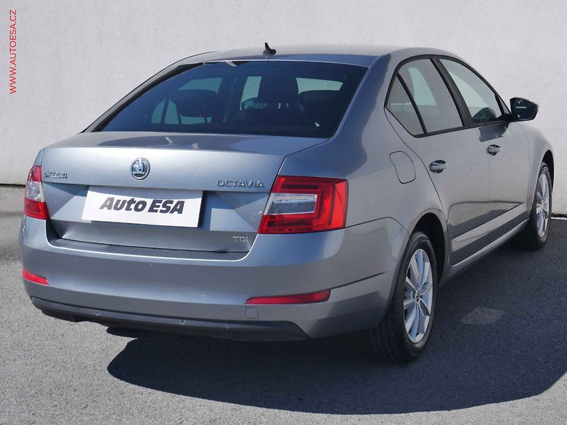 Škoda Octavia (2013) 1.6 TDi, 2.maj,ČR, Elegance - fotka 4 z 16