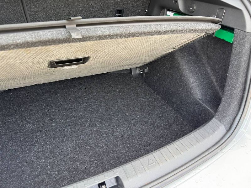 Škoda Scala Selection 1,0 TSI 85 kW 6° MP - fotka 32 z 36
