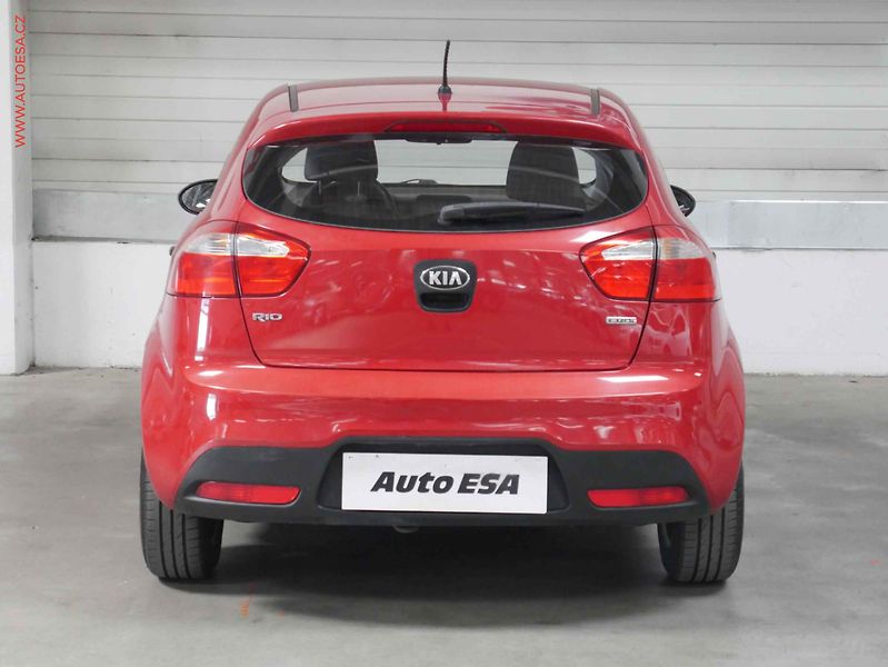 Kia Rio (2013) 1.1 CRDI, 2.maj,ČR, servis - fotka 5 z 16