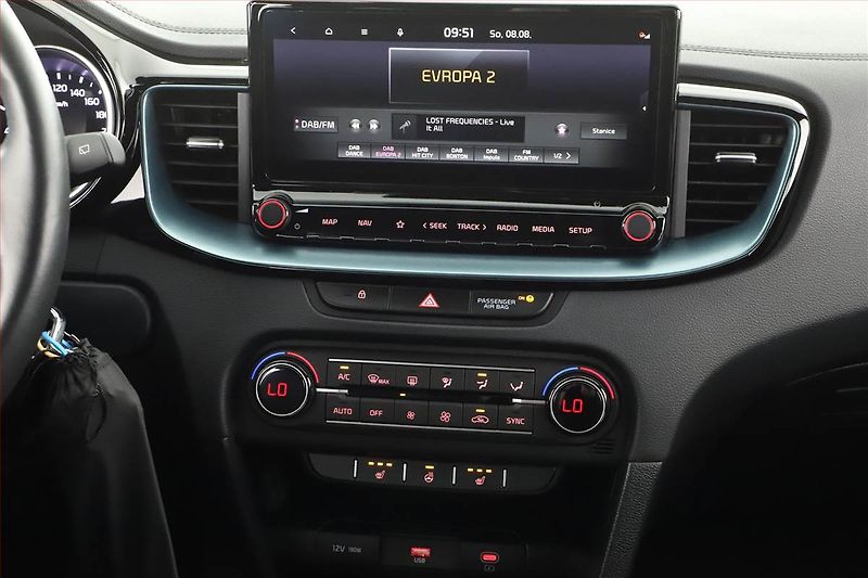 Kia Ceed (2025) 1.5 T-GDI - fotka 11 z 15