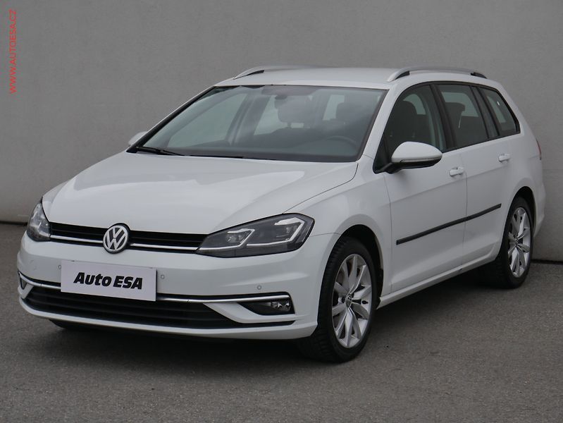 Volkswagen Golf (2019) 1.0 TSi, 2.maj,ČR, Marathon - fotka 3 z 25