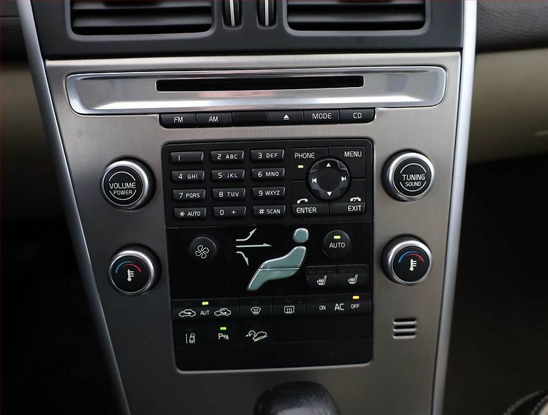 Volvo XC60 (2010) D5 Polestar, 4X4, Automat - fotka 11 z 17