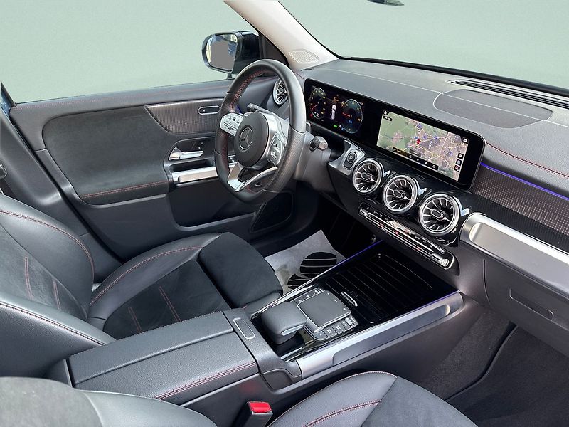 Mercedes-Benz EQB 300 4MATIC - fotka 12 z 21