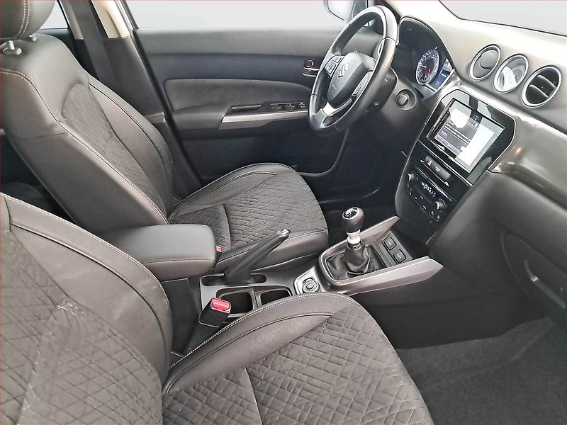Suzuki Vitara (2021) Elegance 1.4 BoosterJet - fotka 9 z 17