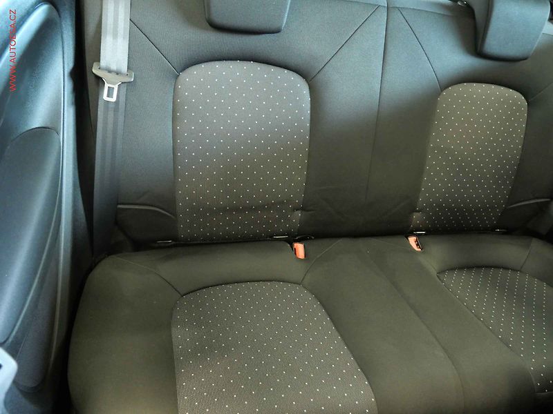 Fiat Punto (2009) 1.4i - fotka 12 z 18