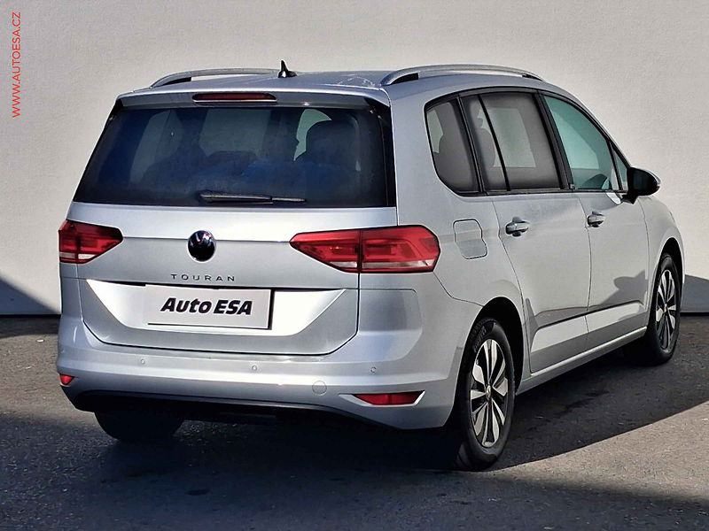 Volkswagen Touran (2023) 1.5 TSi, Move, LED, navi, - fotka 4 z 21