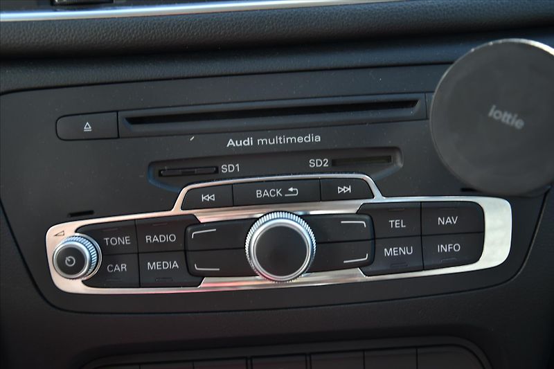 Audi Q3 2.0 TDI 130kW QUATTRO ČR - fotka 21 z 26