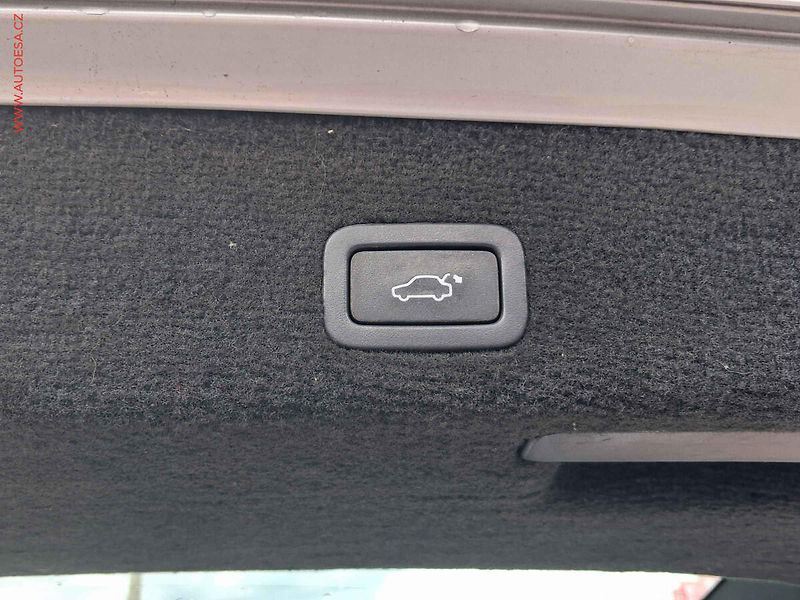 Volvo V70 (2010) 2.0d, AT, xenon, kůže - fotka 19 z 20