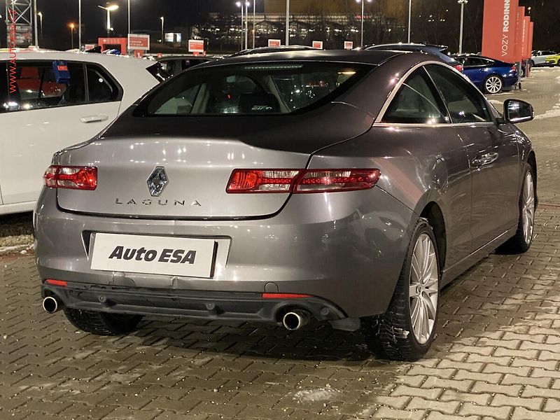 Renault Laguna (2010) 2.0 dCi 4Control, Xenon, AC - fotka 4 z 17